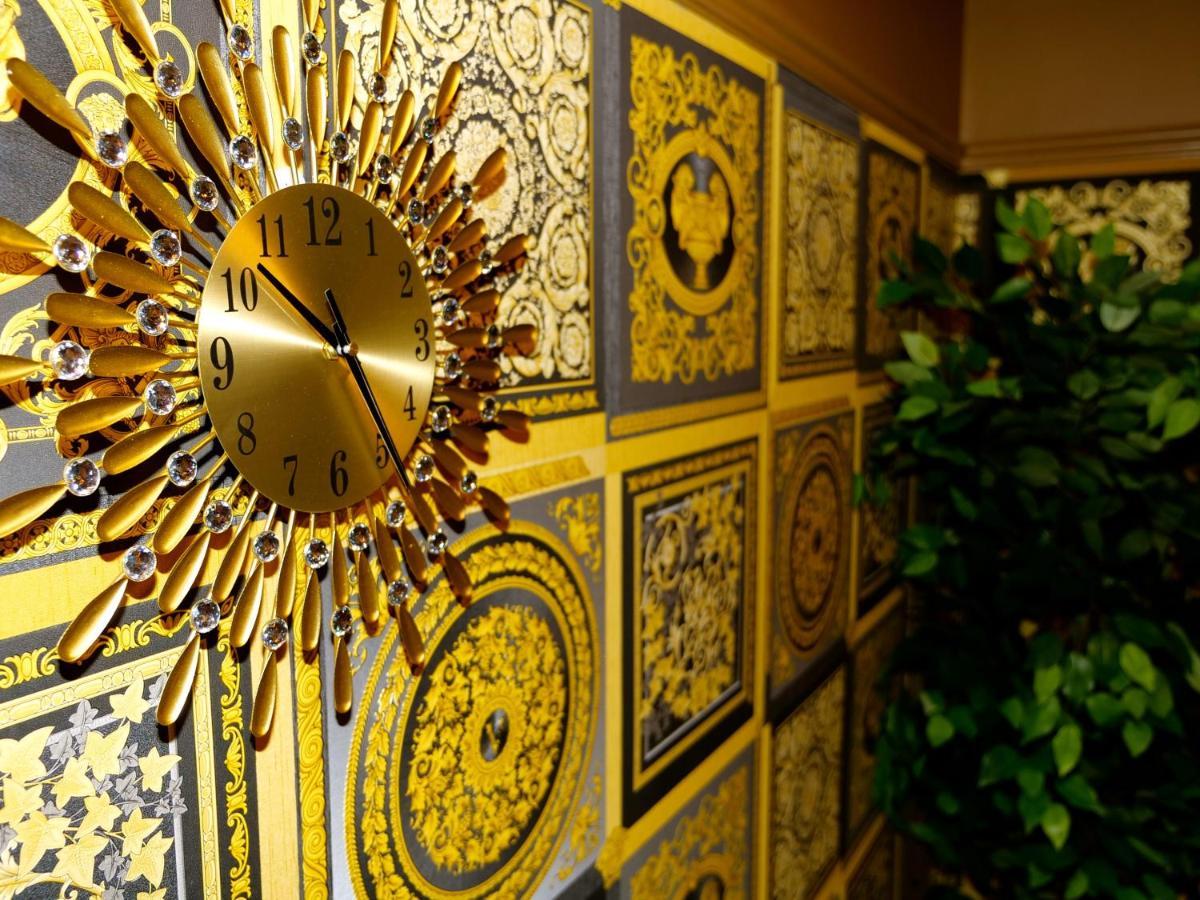 Ultra Deluxe Versace Apartment Near Sheffield Full Sky Tv Rotherham Luaran gambar