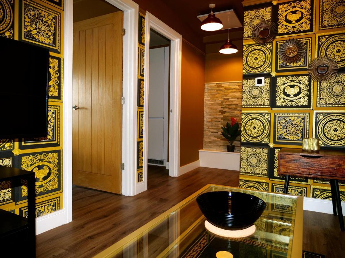 Ultra Deluxe Versace Apartment Near Sheffield Full Sky Tv Rotherham Luaran gambar