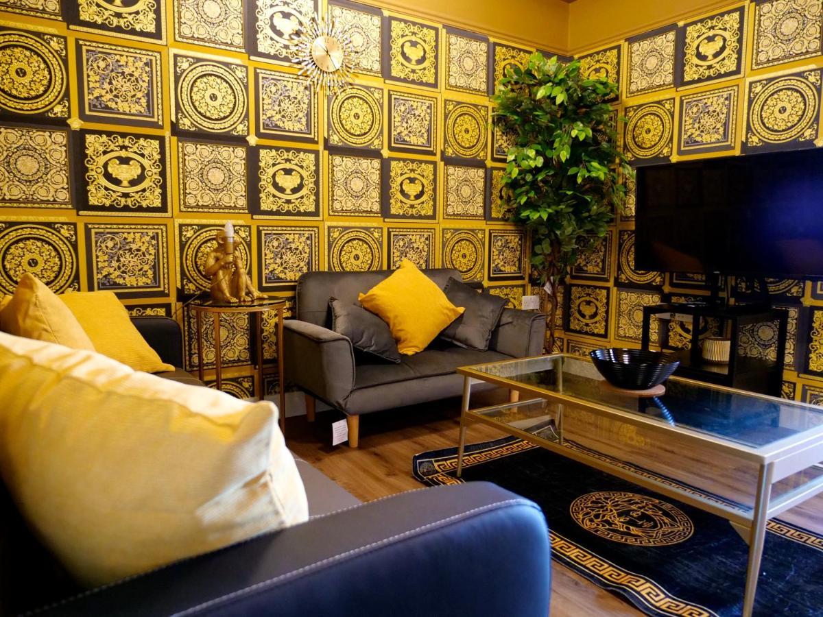 Ultra Deluxe Versace Apartment Near Sheffield Full Sky Tv Rotherham Luaran gambar