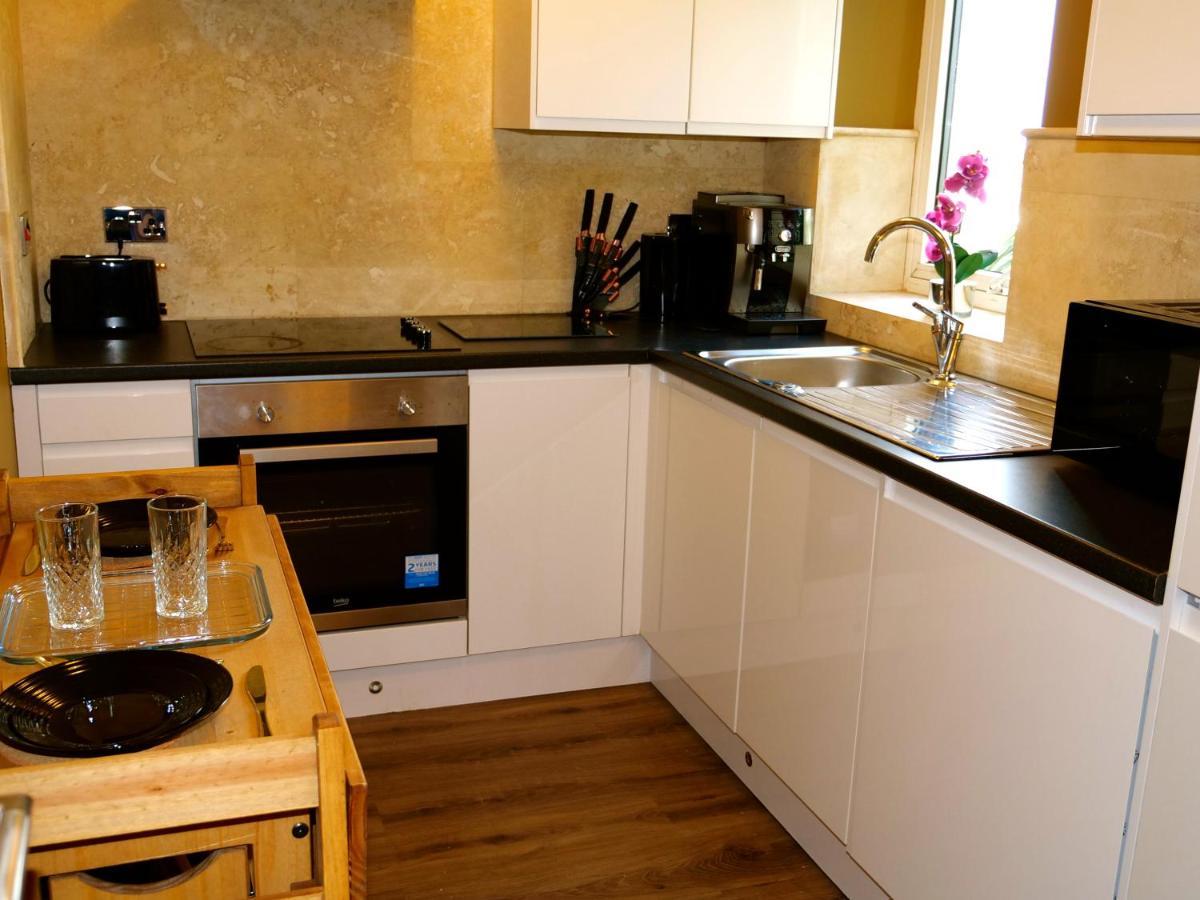 Ultra Deluxe Versace Apartment Near Sheffield Full Sky Tv Rotherham Luaran gambar